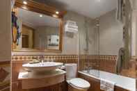 In-room Bathroom Hotel De Fleurie