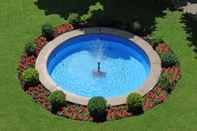 Swimming Pool Hotel Du Nord