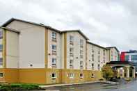 Exterior Quality Inn & Suites