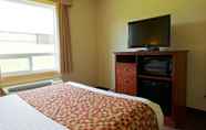 Bedroom 3 Super 8 by Wyndham Caraquet