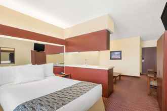 Bedroom 4 Microtel Inn & Suites by Wyndham Hamburg