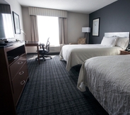 Kamar Tidur 3 Hilton Garden Inn Louisville Airport