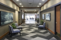 Lobby Hilton Garden Inn Louisville Airport