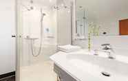 In-room Bathroom 7 Maifeld Sport- und Tagungshotel