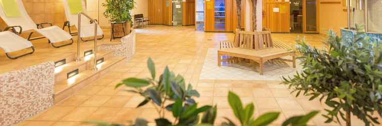 Lobby Maifeld Sport- und Tagungshotel