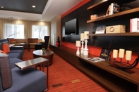 Bar, Cafe and Lounge Courtyard by Marriott Salinas Monterey