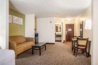 Ruang Umum Sleep Inn & Suites Jacksonville near Camp Lejeune