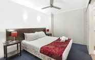 Bedroom 2 Broadbeach Travel Inn Apartments