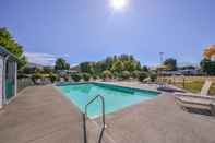 Hồ bơi Americas Best Value Inn Phoenix Ashland