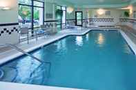 Swimming Pool SpringHill Suites by Marriott Lansing