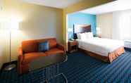 Bedroom 4 Fairfield Inn & Suites Rancho Cordova