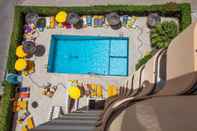 Swimming Pool Hotel Atismar