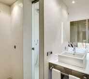 In-room Bathroom 3 Occidental Ibiza