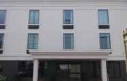 Exterior 7 La Quinta Inn & Suites by Wyndham Jamestown