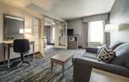 Ruang Umum 7 Monte Carlo Inn - Brampton Suites