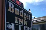 Exterior Bluebird Day Inn & Suites