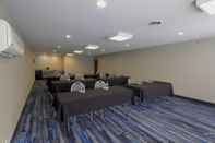 Functional Hall Best Western Plus Liverpool - Syracuse Inn & Suites
