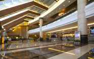 Lobi 2 Ramada Plaza Shanghai Pudong Airport