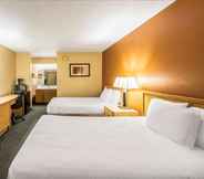 Bedroom 5 Americas Best Value Inn & Suites St. Marys