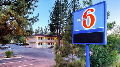 Exterior 4 Motel 6 Big Bear Lake, CA