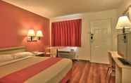 ห้องนอน 5 Motel 6 Sacramento, CA - North