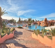 Swimming Pool 7 Hotel Marrakech Le Sangho Privilege