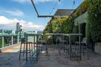 Common Space Majestic Roof Garden Hotel