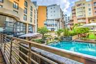 Swimming Pool City Lodge Hotel Umhlanga Ridge