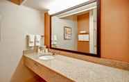 In-room Bathroom 7 Fairfield Inn & Suites by Marriott Saratoga Malta