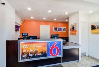 ล็อบบี้ 4 Motel 6 Schiller Park, IL - Chicago O'Hare