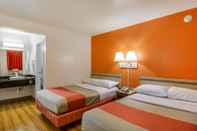 Bedroom Motel 6 Schiller Park, IL - Chicago O'Hare