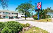 Exterior 3 Motel 6 Schiller Park, IL - Chicago O'Hare