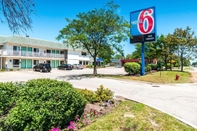 Exterior Motel 6 Schiller Park, IL - Chicago O'Hare