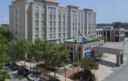 Bangunan 7 Hilton Garden Inn Virginia Beach Town Center