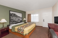 Bedroom Super 8 by Wyndham Monterey