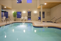 Swimming Pool GrandStay Hotel & Suites