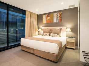 Bedroom 4 Oaks Adelaide Horizons Suites