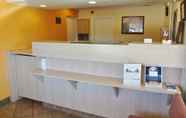 Lobi 4 Americas Best Value Inn Goldsboro