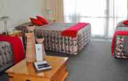 Bedroom 6 Picton Beachcomber Inn