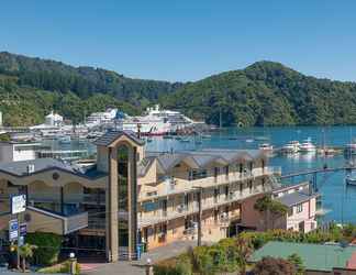 Exterior 2 Picton Beachcomber Inn