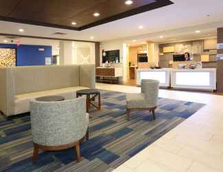 Lobby 2 Holiday Inn Express & Suites Newport News, an IHG Hotel