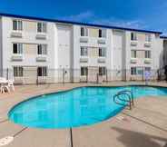 Swimming Pool 3 Motel 6 Auburn, CA