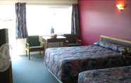 Bedroom 4 Comox Valley Inn & Suites