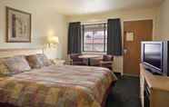 Bedroom 3 SureStay Hotel by Best Western San Rafael