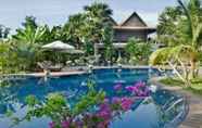 สระว่ายน้ำ 2 Battambang Resort