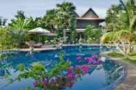 สระว่ายน้ำ Battambang Resort