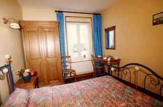 Bedroom 4 Hotel De Calais