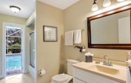 Toilet Kamar 6 Villa Emerald Coast- Private Villa