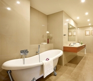 In-room Bathroom 6 The Gateway Hotel Balaghat Road Gondia