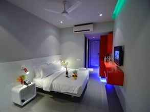 Bedroom 4 SinQ Party Hotel